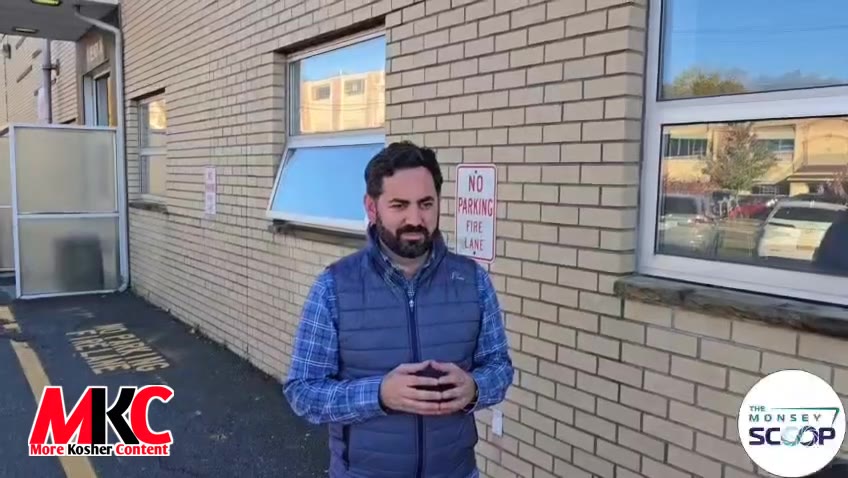 קאנגרעסמאן מייק לאולער באזוכט מאנסי פאסט אפיס, פארשפרעכט צו פארריכטן דעם מאנגל אין ארבעטער און די לאנגע ליי…