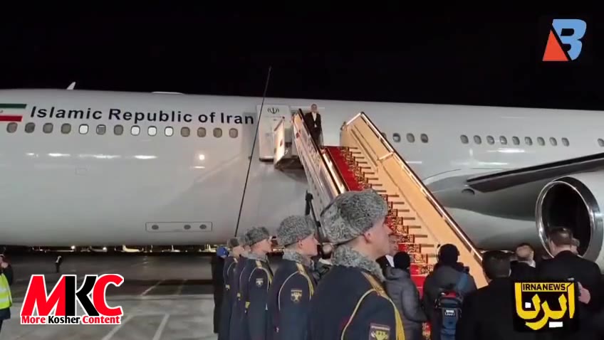 🇮🇷 - ווידעא: איראנער פרעזידענט מסעוד פעזעשקיאן קומט אן קיין מאסקווע, וואו מ'נעמט אים אויף מיט א רויטן טעפע…