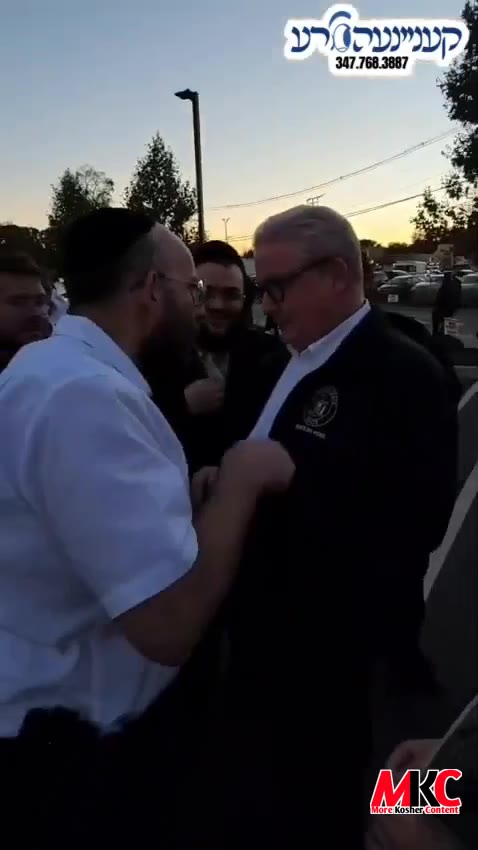 פארוואס? וואס פעלט עס אויס?: ביי די נעכטיגע ראלי פאר קאנגרעסמאן מייק לאולער באזידעלט א אינגערמאן דעם סטעיט…