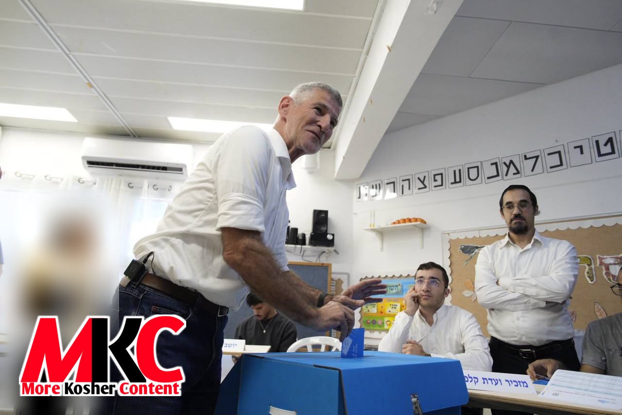 🇮🇱🗳️ יעצט: דער פארזיצער פון די "דעמאקראטן" פארטיי, יאיר גולן, א פענסיאנירטער צה"ל אלוף, האט אפגעגעבן זיין…