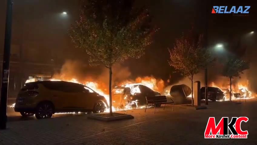 🇪🇸 - ווידעא: פארמאסקירטע ראיאטערס צינדן אונטער קארס און רויבן אויס געשעפטן אין בילבאו, שפאניע, נאך אנטי-פא…