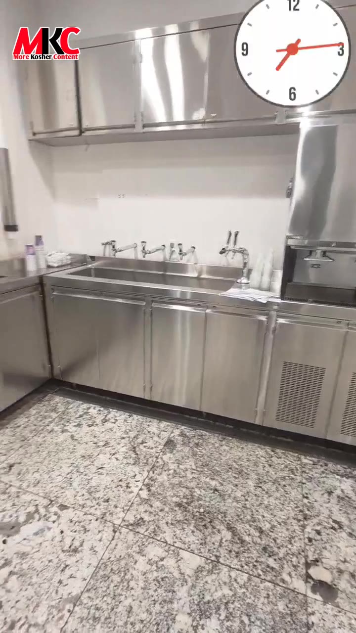 נאך אלץ גאנץ ליידיג דא ס'זעט אויס אז די סאטמארער שטייען אויף פאר די באבאווער....