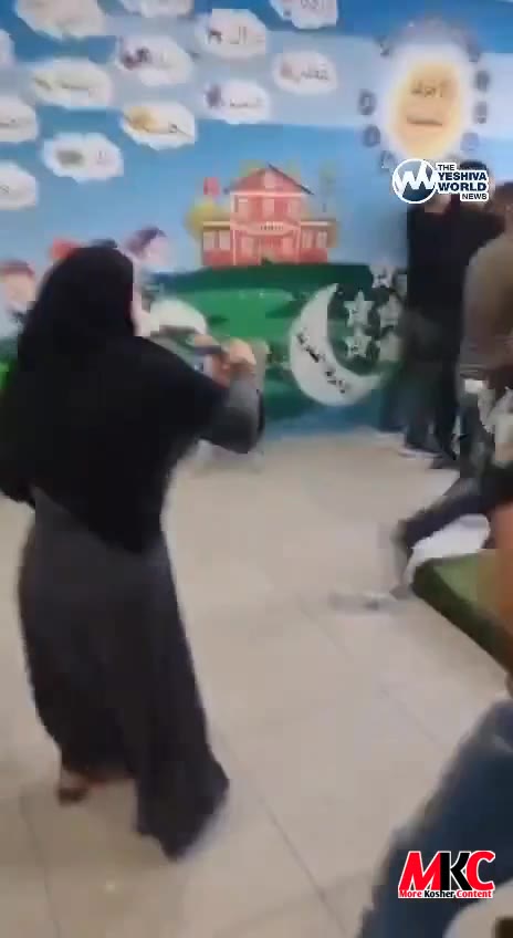א געשלעג איז אויסגעבראכן צווישן אראבישע שטימער ביי א שטים סטאנציע אין ראהאט, אין דרום ארץ ישראל, בשעת די היי…