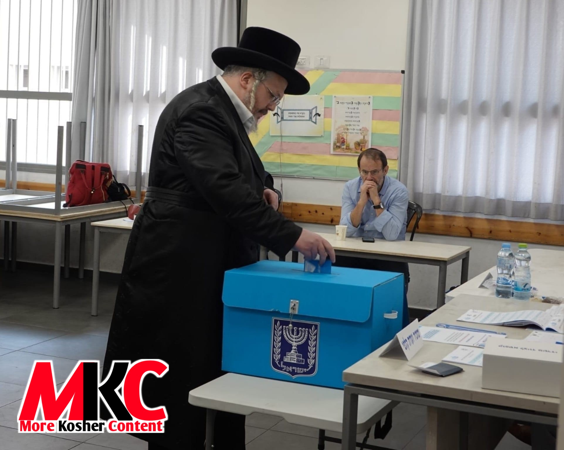 הגה"צ רבי אהרן מרדכי רוקח שליט"א בן כ"ק אדמו"ר מבעלזא שליט"א ביים אפגעבן זיין שטימע אין די מדינת ישראל בחירות.