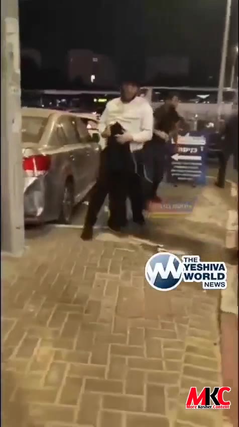 🚨 אלימות אין בני ברק: פאליציי שלאגט א חרדי'שן איד אין פנים אין בני ברק, ווען דוצנדליגע בליץ-גראנאטן ווערן…