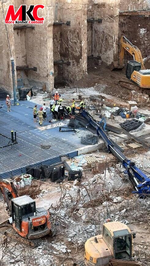 🇮🇱 WORKER KILLED IN CRANE COLLAPSE IN RAMAT GAN: A worker was killed after becoming trapped beneath a coll…