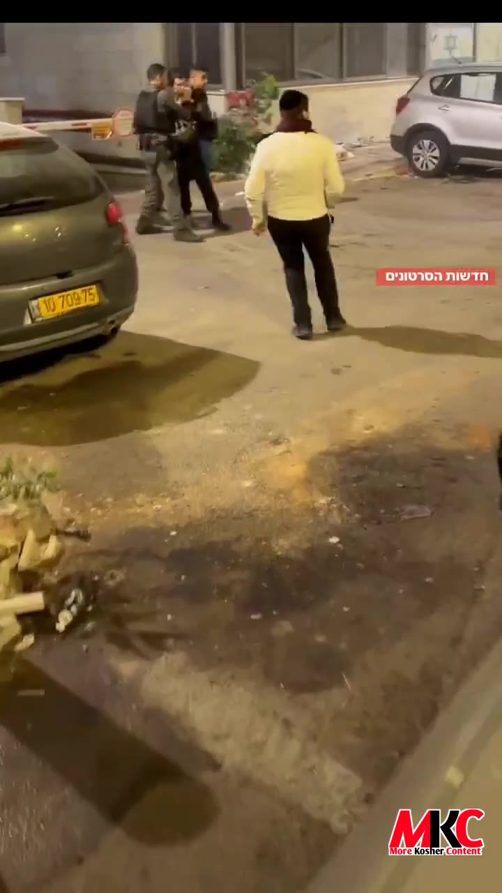 Protest last night in Bnei Brak because of an arrest of a Yeshiva Buchir