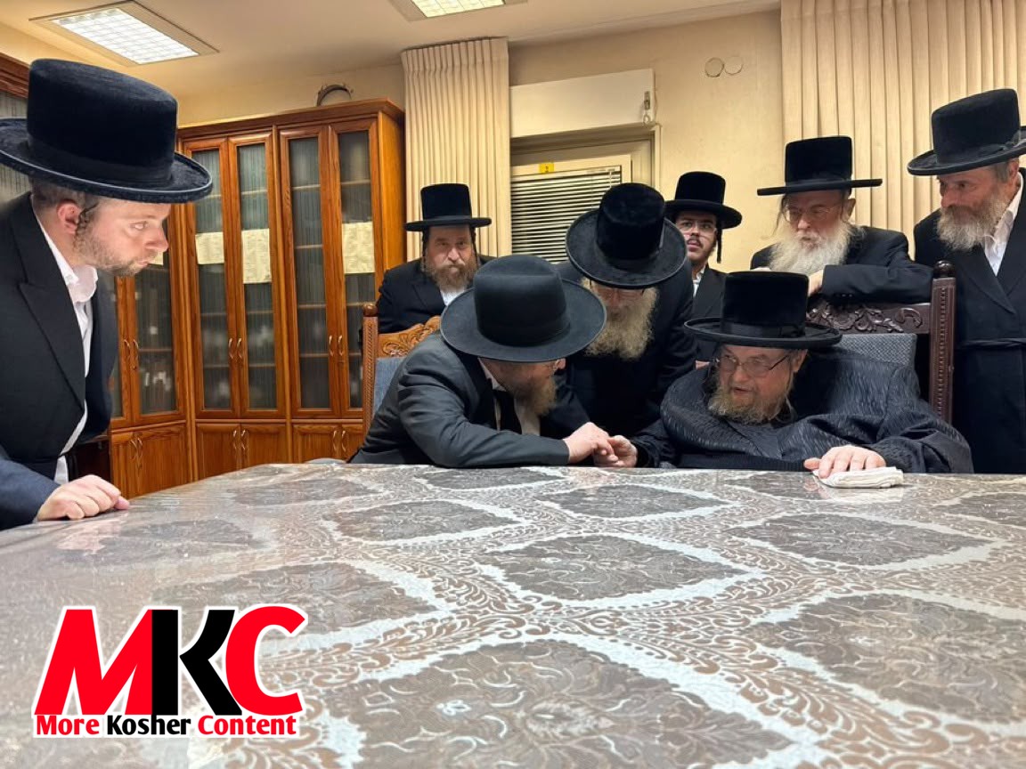 ✡️ - PHOTO: Rav Shalom Ber Sorotzkin, Rosh Yeshiva of Ateres Shlomo, receives a brachah from the Belzer Rebb…
