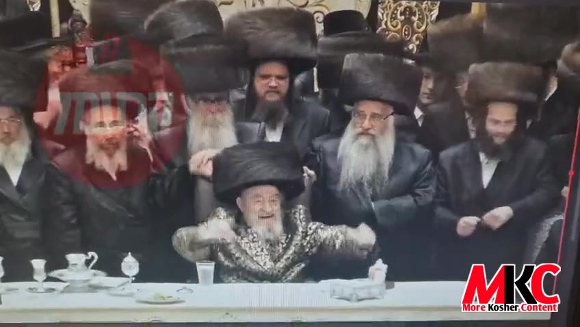 האדמו"ר מוויזניץ לרפו"ש איז טראץ זיין שווערע געזונט צושטאנד געקומען צו פארן קיין בני ברק, צו באשיינען דעם שמ…