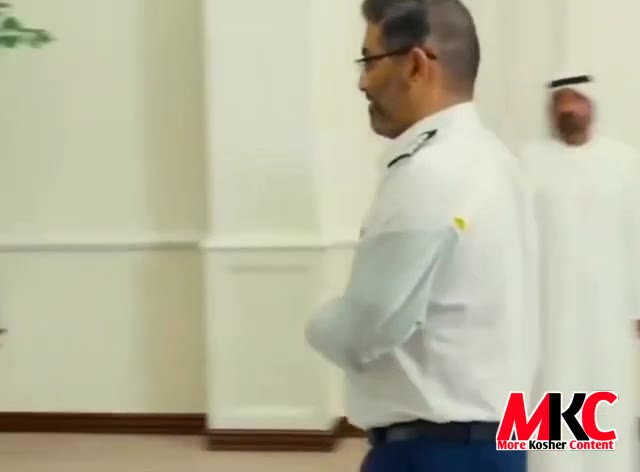 די פאראייניגטע אראבישע עמיראטן (UAE) האט באלוינט דעם אינדישן פילאט 'סמיט מאטשאר' מיט איינע פון אירע העכסטע א…