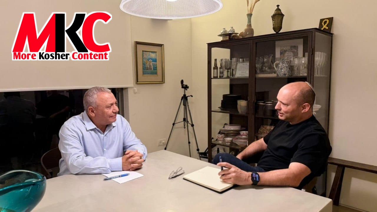 פארזיצער פון 'ישר' פארטיי גדי אייזענקאט און געוועזענער פריים מיניסטער נפתלי בענעט, הויפט פון די 'ביחד' פארטי…