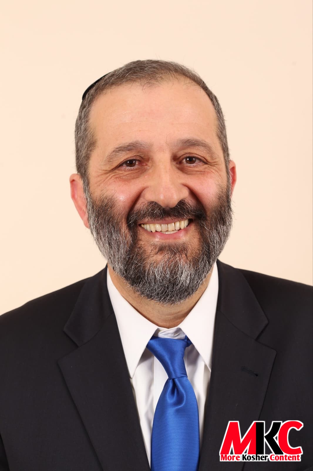נאך די היסטאריש-שוואכע וואלן רעזולטאטן וואו ש"ס האט געטראסקעט צו בלויז 6 זיצן (צום ערשטן מאל ווייניגער ווי י…