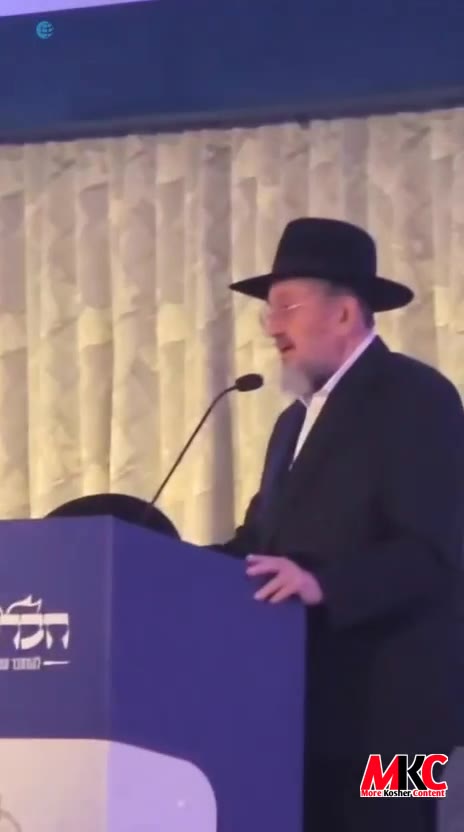 ווי אזוי ארבעט איבערזעצונג? יאסל האוסמאן געזען נעכטן ביינאכט בעת א רעדע ביי די קאנווענשן פון מוסדות פני מנחם…